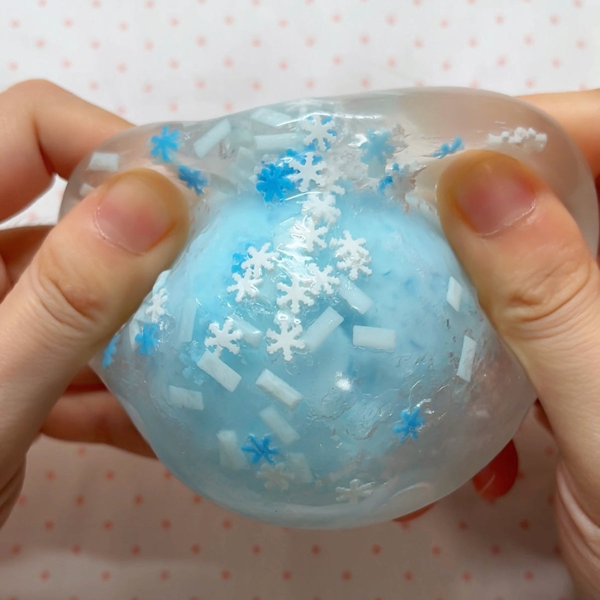 Hibernating Snow Island Cracking Wax Ball