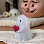1 Cute Heart-Shaped Ghost Ornament, Halloween-Themed Adorable Design, Great for Decorating Home Desks and Creating a Festive Atmosphere